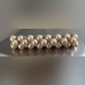 Antique Elegant 3 row Pearl and Silver-tone Brooch.